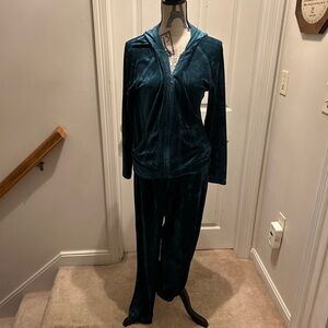 CHICOS BRAND CRUSHED VELVET 2 pc JOGGING SUIT!